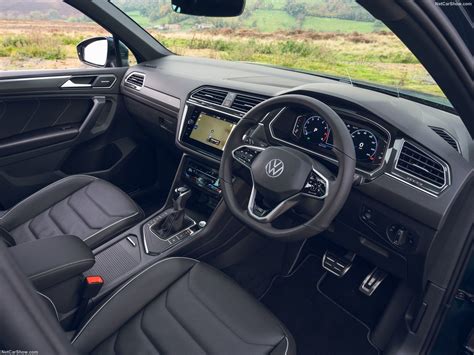 Volkswagen Tiguan R-Line [UK] (2021) - picture 52 of 114