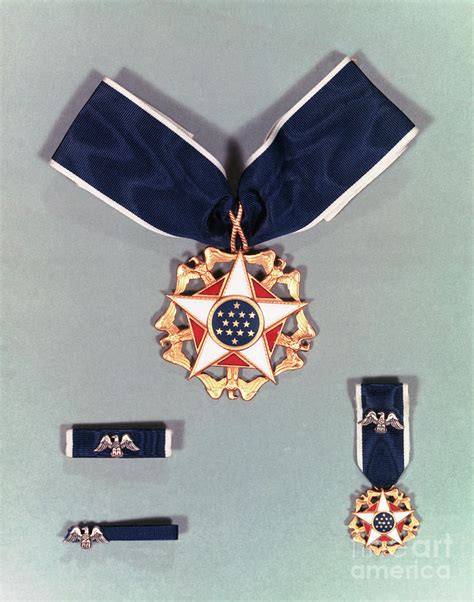 Medal of freedom - cargaret