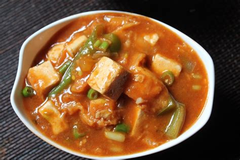 Paneer Manchurian Recipe / How to Make Restaurant Style Paneer Manchurian Gravy - Yummy Tummy