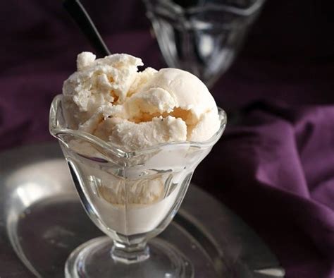 Low Carb Vanilla Ice Cream Recipe | All Day I Dream About Food