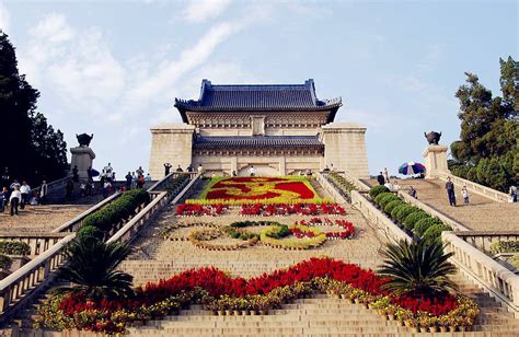 Dr. Sun Yat Sen Mausoleum in Nanjing | Top 10 Things to Do in Nanjing ...