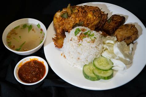 Nasi Ayam Penyet – Sumiran Cafe