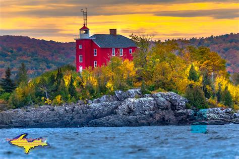 Marquette Harbor Lighthouse Autumn Sunset -7323 – Seward's Wood-n-Crafts/Michigan Photography ...