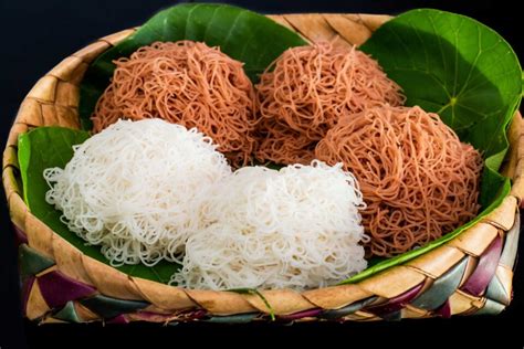 Sri Lankan Food: 18 Popular Dishes You Need to Try