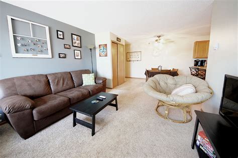 Stratford Square | At Home Apartments | St Cloud Rentals