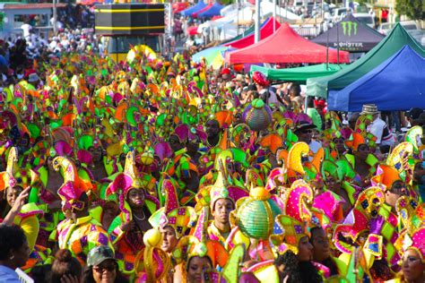 Carnaval @ Curacao. The colors make you happy! 2016 | Curacao, Event, Make it yourself