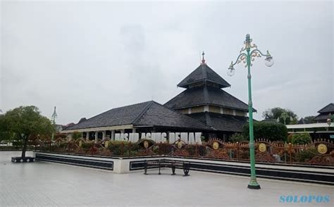 Menyelami Arsitektur Masjid Agung Demak yang Khas dan Penuh Makna ...