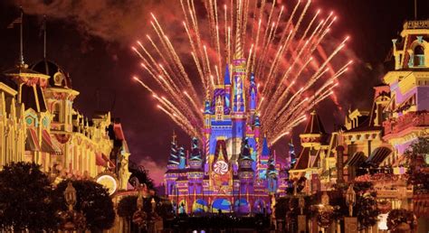 Watch Disney Fireworks With NO Crowds At This Secret Viewing Area ...