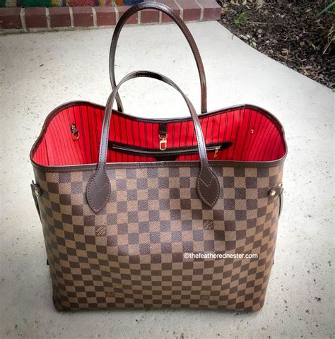 Louis Vuitton Neverfull - A full review on this timeless tote + photos!