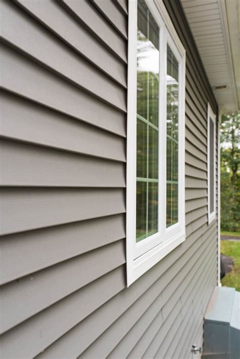 Building on a Budget: Hardie Board vs. Vinyl Siding - Novero Homes and Renovations