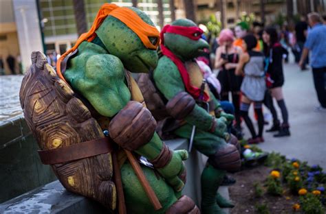 The Real Dwayne Allen.com: Teenage Mutant Ninja Turtle Cosplay at Wondercon 2014