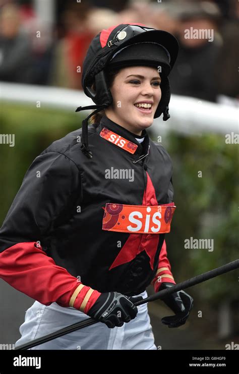 Horse jockey lizzie kelly hi-res stock photography and images - Alamy