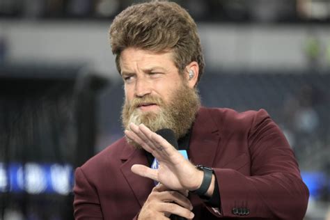 Ryan Fitzpatrick Sends Clear Message To Bears Quarterback Justin Fields ...