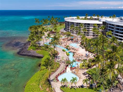 9 Big Island Hotels That Showcase the Best Hawaiian Beaches