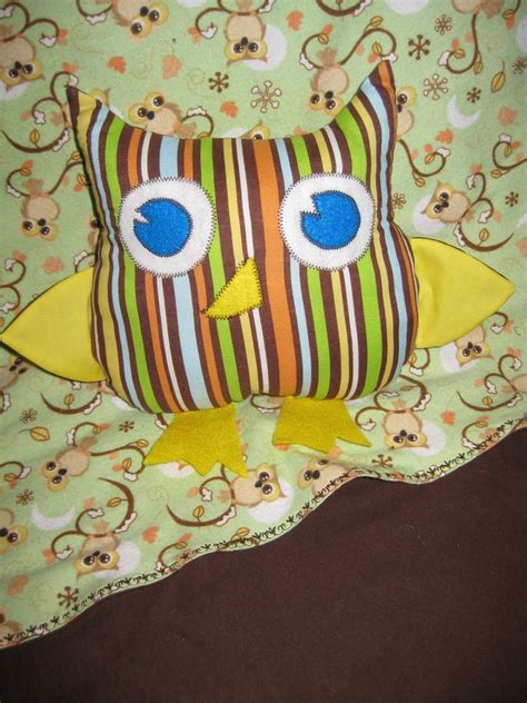 Buzz About Baby: Stuffed Owl Pattern and Tutorial