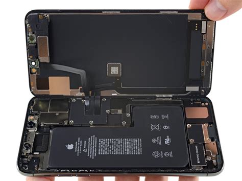 iPhone 11 Pro Max iFixit Teardown Shows 2-Way Wireless Charging Evidence