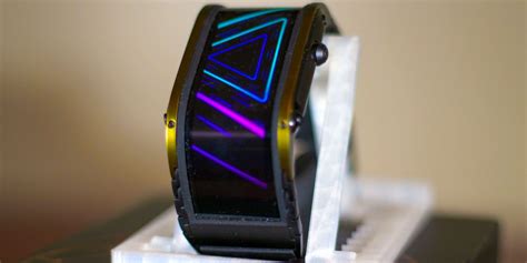 Nubia Watch Review: A Futuristic Smartwatch Stuck in the Past