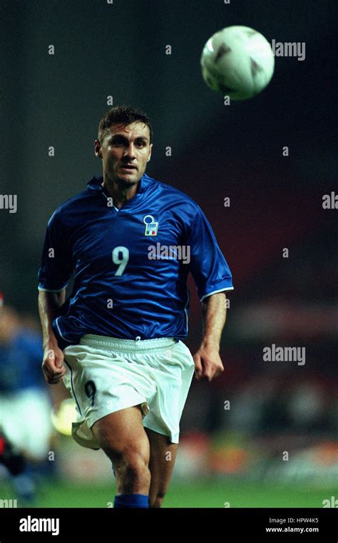 CHRISTIAN VIERI ITALY & ATHLETICO MADRID 05 September 1998 Stock Photo ...