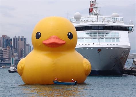 Giant Rubber Duck Brings Happiness to Hong Kong