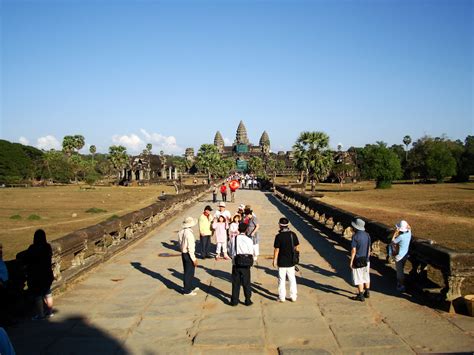 Asisbiz Angkor Wat approaches western moat bridge Angkor Siem Reap 01