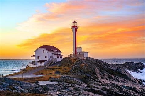 A Less-Travelled Route for Lighthouse Lovers in Nova Scotia, Canada ...