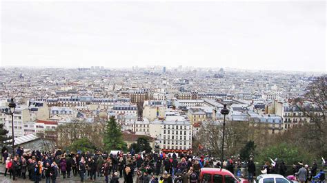 Montmartre Walking Tour in Paris, France - Friendly Local Guides