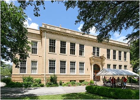 Kerr County Courthouse - Kerrville, Texas - Photograph Page 2