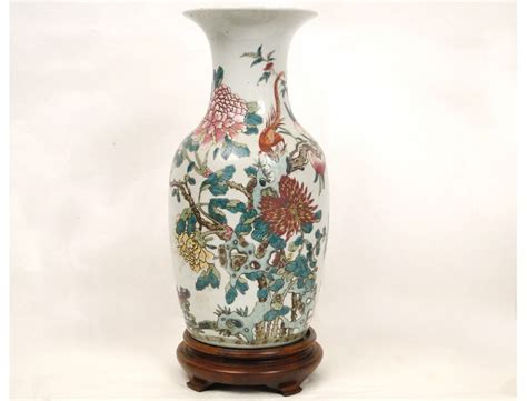Chinese porcelain vase, decorated with a bird and chrysanthemums, late nineteenth