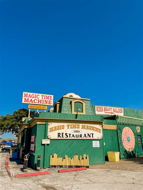 The Magic Time Machine: The Weirdest Restaurant in San Antonio - The San Antonio Things