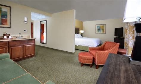 Hampton Inn Town Of Wake Forest - Hotel Rooms