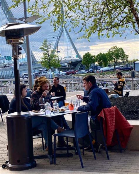 14 Best Waterfront Restaurants in Boston 2023