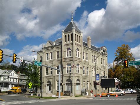 Bloomsburg Funeral Homes, funeral services & flowers in Pennsylvania