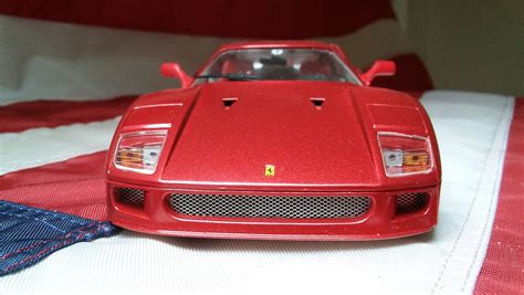 Ferrari F40 Sportscar -- Plastic Model Car Kit -- 1/24 Scale -- #24295 pictures by HTRCLR3