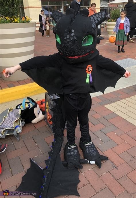 Toothless Dragon Costume | DIY Costumes Under $25 - Photo 3/3