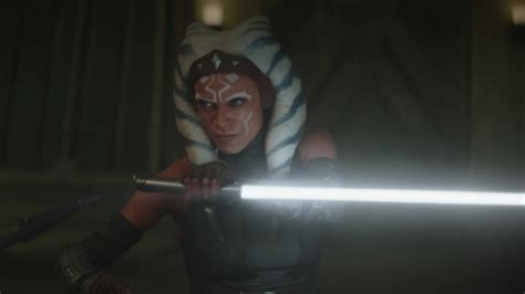 Inside Ahsoka Tanos Lightsaber Fighting Style In The Mandalorian | Images and Photos finder