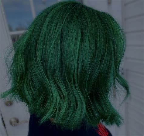 forest green hair 🌲 | Green hair dye, Dark green hair, Short green hair