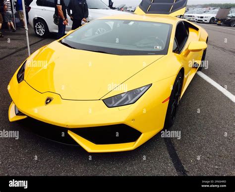 Yellow & Black Lamborghini Aventador Stock Photo - Alamy