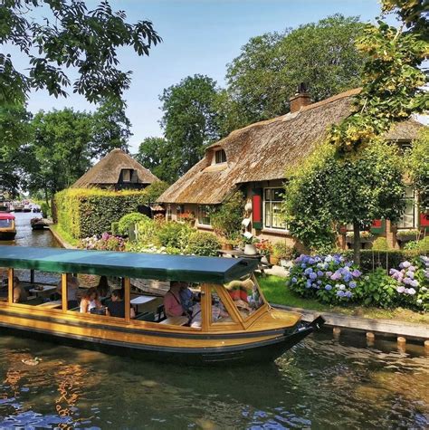 Canal cruise in Giethoorn - Rondvaart Zuideinde