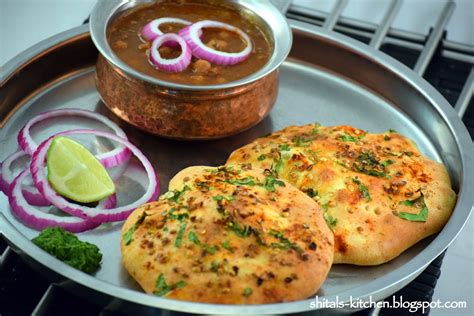 Shital's-Kitchen: Amritsari Kulcha & Chole