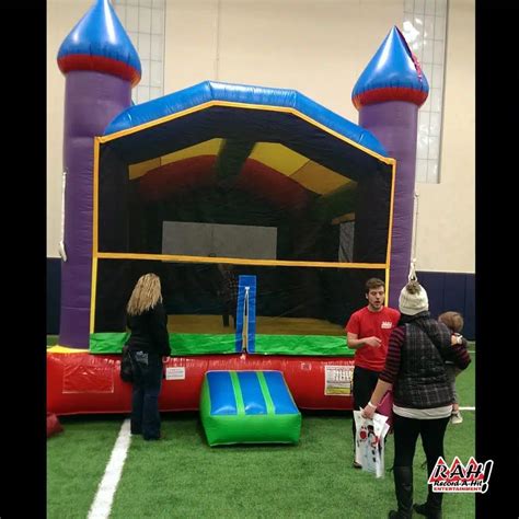 Castle Children’s Bounce House | Record-A-Hit Entertainment