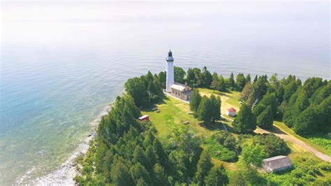 Lake Michigan Lighthouses: Unveiling Historic Beacons