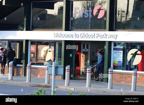 Didcot Parkway Train Station Stock Photo - Alamy