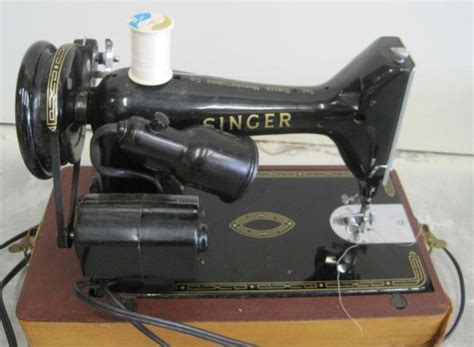 176: 1958 Singer 99K Sewing Machine : Lot 176