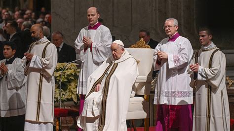 VIDEO: El papa Francisco celebra la misa de Nochebuena desde el Vaticano - RT