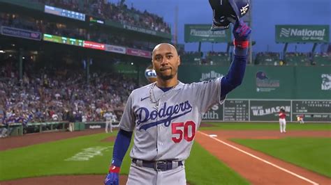 Mookie Betts gets incredible reception in return to Fenway Park