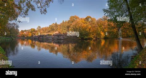 Fall in Sofiyivka Park in Uman, Ukraine Stock Photo - Alamy