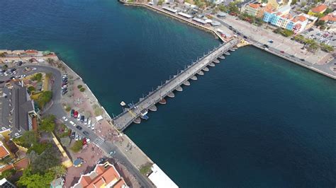 Queen Emma Bridge back in service - Curaçao Chronicle