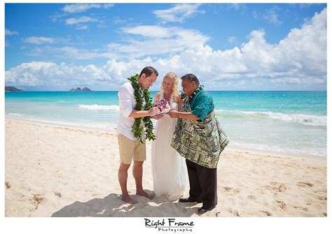 Hawaii Beach Wedding by RIGHT FRAME PHOTOGRAPHY