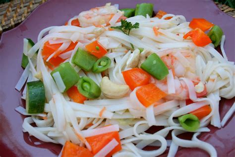 The Healthy Happy Wife: Rice Noodle Salad with Sweet Peas and Cashews (Dairy and Gluten Free)