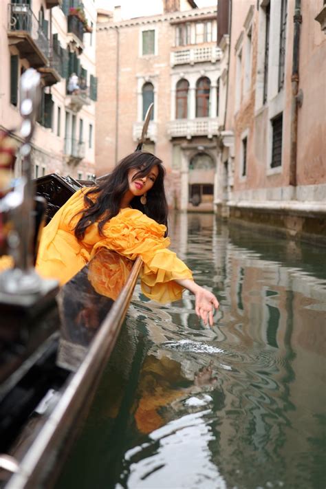 Gondola ride photo shoot in venice – Artofit